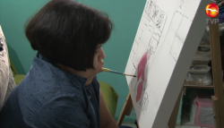 Pese a parálisis cerebral es pintora y tiene dos licenciaturas