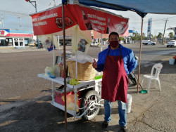 Gerardo Ruiz y sus chimichangas estilo Nogales