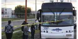 Pasajeros del Edomex frustran el asalto a su autobús y matan a golpes a uno de los tres delincuentes