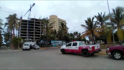 Muere trabajador al caerle varilla en la cabeza