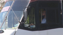 Choferes del transporte urbano en su mayoría no usan correctamente el cubrebocas