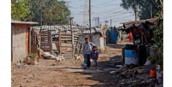 Ahora el 56.7% de la población mexicana es pobre y 9.8 millones son nuevos por la pandemia: Coneval
