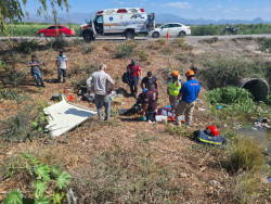Familia sufre accidente automovilístico