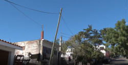 Se va de lado...se va de lado y lo amarran
