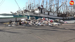Crecen cerros de basura en el muelle del Bonfil