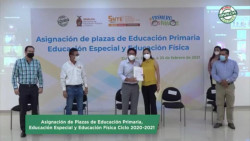 Entregan 688 plazas a de educación primaria, educación especial y educación Física