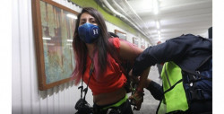 Policías de la CDMX golpean a cuatro fotorreporteras que cubrían el Día de la Mujer