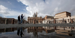 El Vaticano está en crisis por deuda estimada de 50 millones y pide más donaciones de los fieles