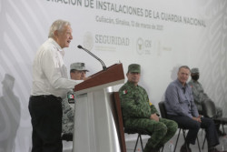 Se vacunará a maestros para regresar a clases en Sinaloa: AMLO