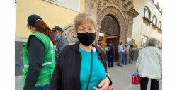 "Doña Ofelia" no se pudo vacunar contra Covid-19 porque no actualizó su INE