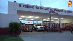 Recibirán a Santa Claus en primavera los Bomberos de Mazatlán