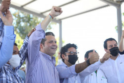 Se reúnen Mario Zamora con estructura priista
