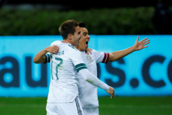 México supera a Costa Rica y se mete a semis
