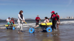 Personas con discapacidad podrán ingresar a la playa con equipo especial