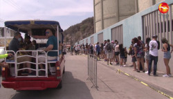 Ni sol, ni calor, ni pandemia, detiene a turistas que buscan subir El Faro