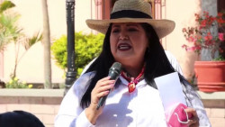 Recorre Rosa Elena Millán Villa de Ahome con candidatos de "Fuerza Por México"