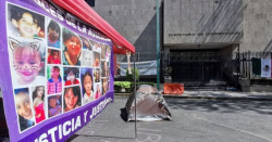 Margarita lleva 35 días de huelga de hambre frente a la Segob por el caso de su hija torturada y asesinada
