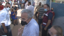 Se vacuna contra el covid el candidato Rubén Rocha Moya