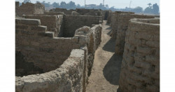 Egipto encuentra una gran ciudad perdida de hace 3 mil años bajo la arena
