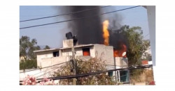 Se incendia casa porque la familia cocinaba carnitas junto a un tanque de gas (video)