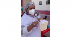 Enfermera brasileña revela que utilizan hasta 10 veces cada aguja para vacunar contra Covid-19