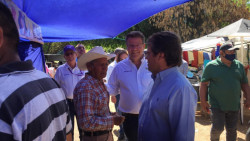 Rodrigo Bours se compromete a equipar y llevar eventos culturales a la arboleda de la colonia México