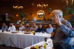 El combate a la corrupción alienta la modernización del Estado: Rocha Moya a empresarios