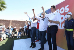 Trabajadores afiliados al STASAC van con Mario Zamora