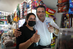 Lleva Mario Zamora sus propuestas casa por casa