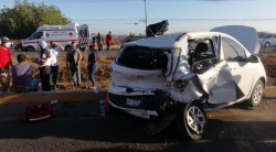 Accidente deja cinco personas lesionadas