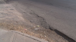 Calle con un solo "bache-tope"