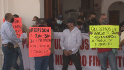Continúa manifestación de policías jubilados de Culiacán