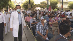 Arranca la vacunación para docentes en Sinaloa