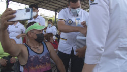 Maestros gustoso por ser vacunados contra el covid-19