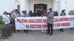 Siguen protestas de policías en Culiacán