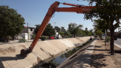 Basura de todo tipo de ha encontrado en el dren juarez: obras públicas