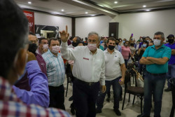Gobierno de Rocha ordenará el transporte público y acabará con mordidas y moches