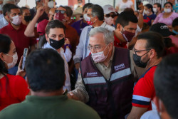 Abandonan más de 600 militantes al PRI para unirse a la campaña de Rocha Moya