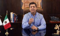 Otorgan a García Cabeza de Vaca suspensión provisional contra orden de aprehensión
