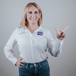 Declina candidata del PES, Graciela Cueto, a favor de Mario Zamora