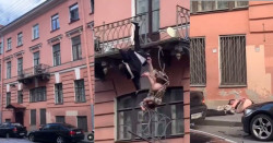 Pareja rusa pelea en su balcón, rompe el barandal y cae desde el tercer piso (video)