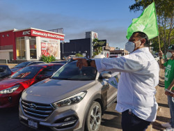Candidato de Verde al gobierno de Sinaloa, cierra con toque de puerta.