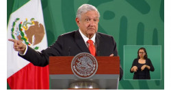 López Obrador critica "cacicazgos" y "abuso de fondos" en escuelas públicas