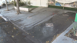 Aguas negras recorren calles en Culiacán