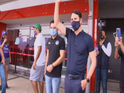 Se acabo la espera, el nuevo director técnico de Mazatlan FC arribó al Puerto