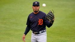 Llaman Tigres de Detroit al 3ra base Isaac Paredes