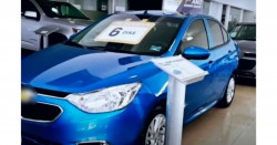 Le quitan su automóvil por traer placas "robadas" a pesar de comprarlo nuevo de agencia