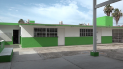 Predica con el ejemplo, escuela digna sin recursos.