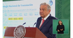 López Obrador evita señalar responsables por tragedia del metro y menciona a Calderón