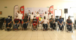 Entrega DIF Sinaloa sillas de ruedas activas y tradicionales
